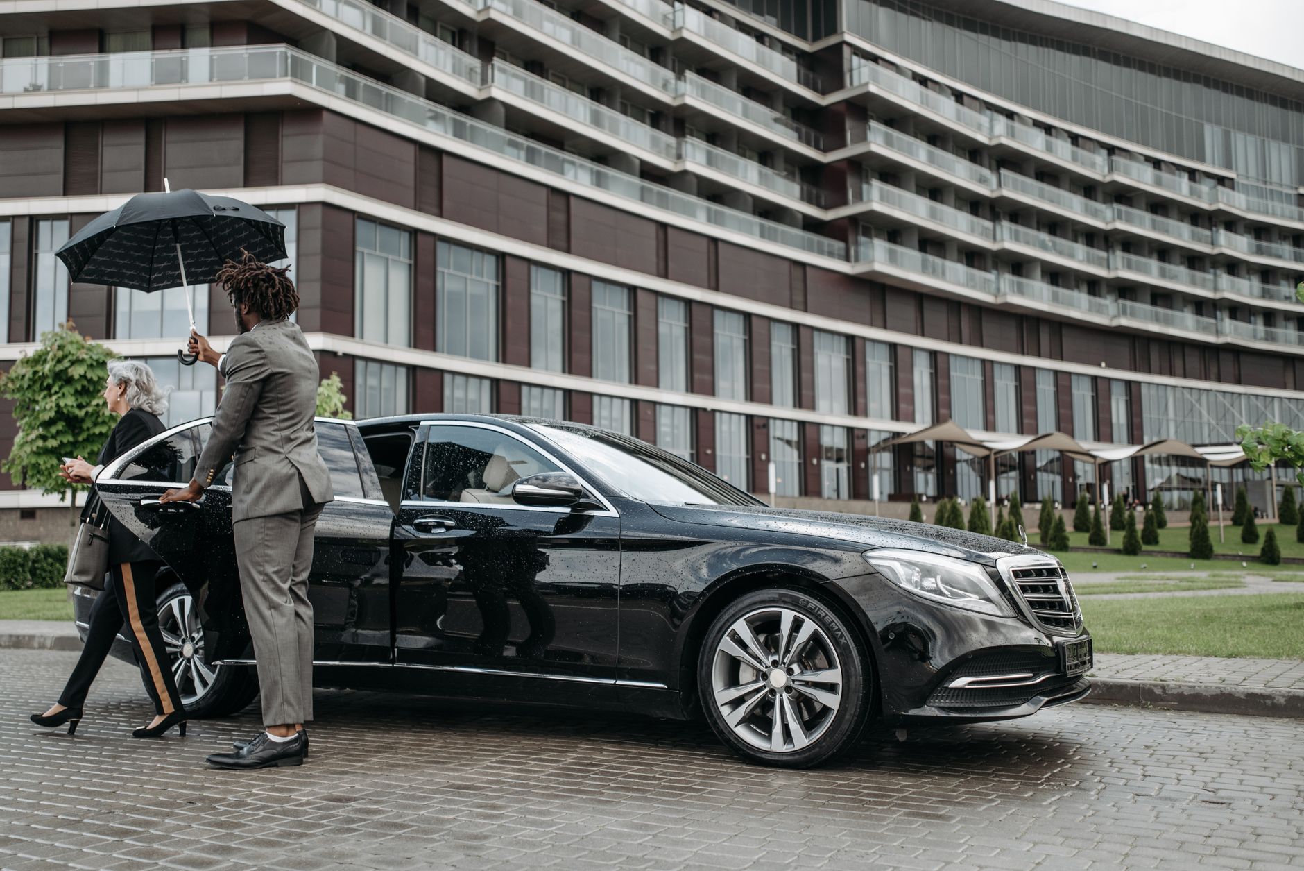 Chauffeur privé équipe à Saint-Ouen-sur-Seine